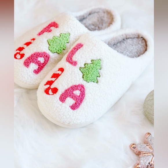 NEW FA LA LA Christmas SLIPPERS Size 40-41, 7.5/8 NEW 🎄💞🎄 - Picture 4 of 4